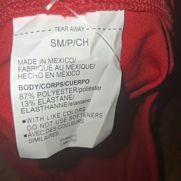 Under Armor Spandex Athletic Women's Compression Shorts Red Vollyball NWT S - Picture 7 of 8